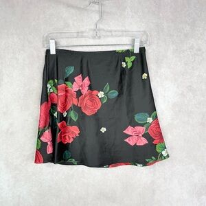 Lisa Says Gah Sarah Mini Floral Strawberry Skirt In Black Women's Size S
